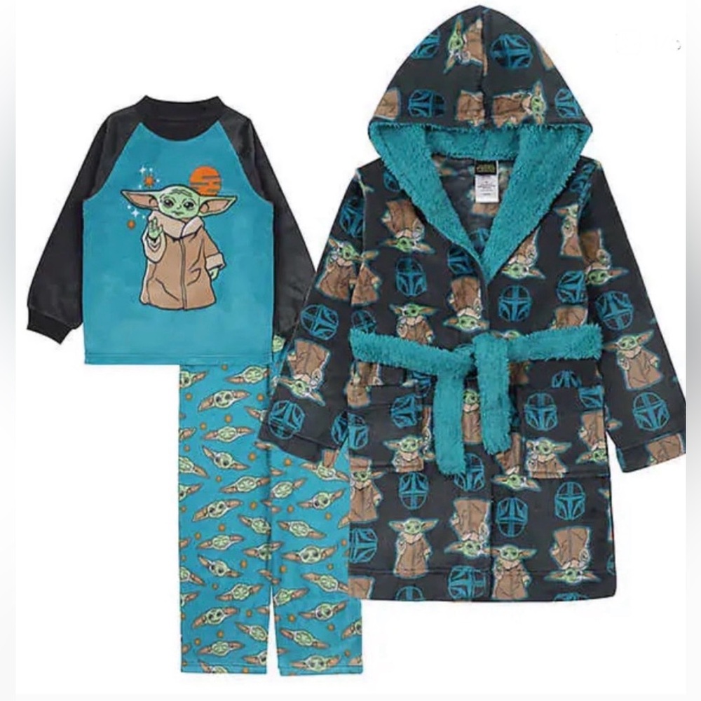 Star Wars Mandalorian Baby Grogu Two 5T Pajama Sets Plus Fleece Robe